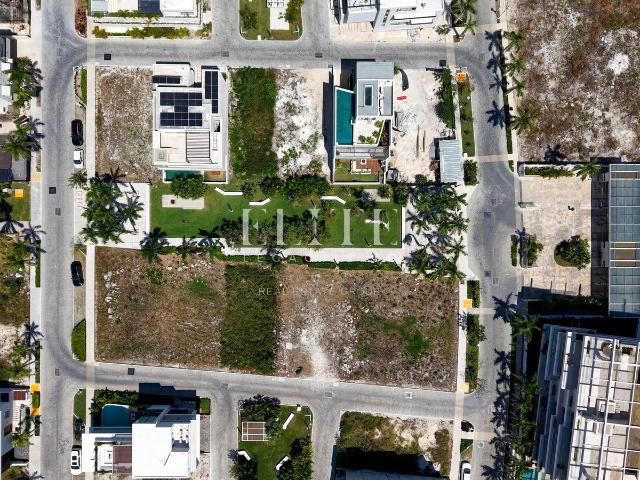 Lote Residencial de 220 en La Marina Puerto Cancun