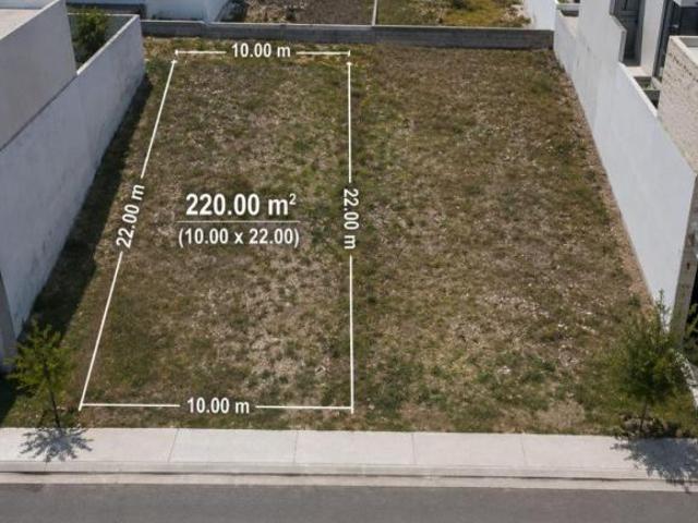 LOTE RESIDENCIAL EN PRIVADA LOS RAMONES ZONA NORTE SALTILLO 220M2