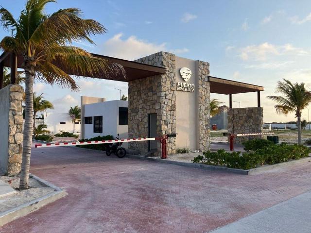 LOTE RESIDENCIAL EN VENTA EN PRIVADA PUERTA ESMERALDA CHELEM, PROGRESO