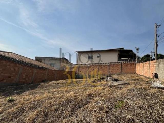 Lote / Terreno com 1 quarto à venda em Belo Horizonte, no bairro Diamante Barreiro