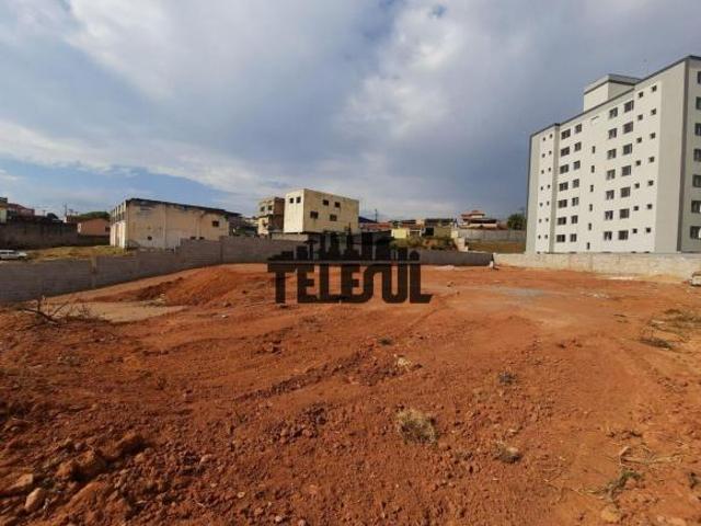 Lote / Terreno à venda em Varginha, no bairro Conjunto Habitacional Centenário