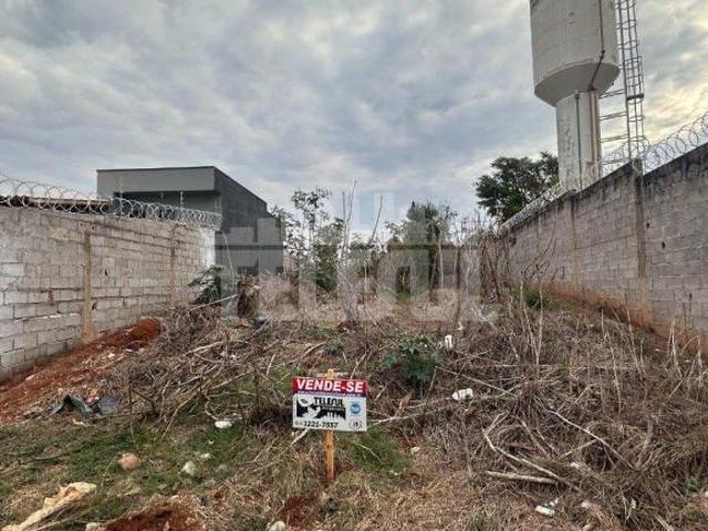 Lote / Terreno à venda em Varginha, no bairro Flamboyant