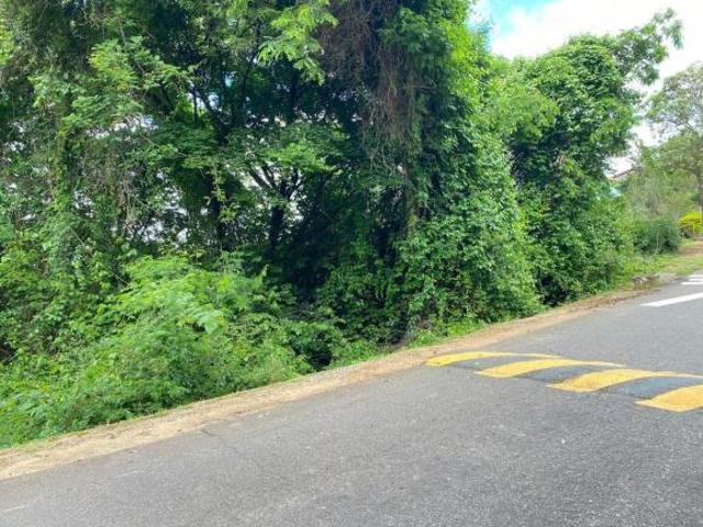 Lote / Terreno à venda em Varginha, no bairro Lagamar