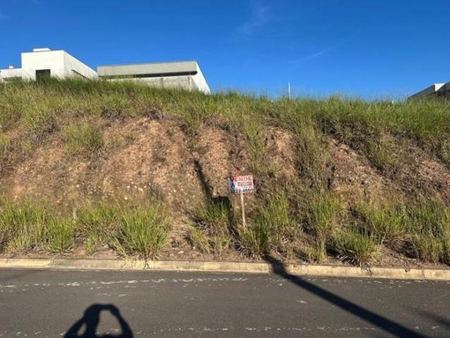 Lote / Terreno à venda em Varginha, no bairro Santa Clara