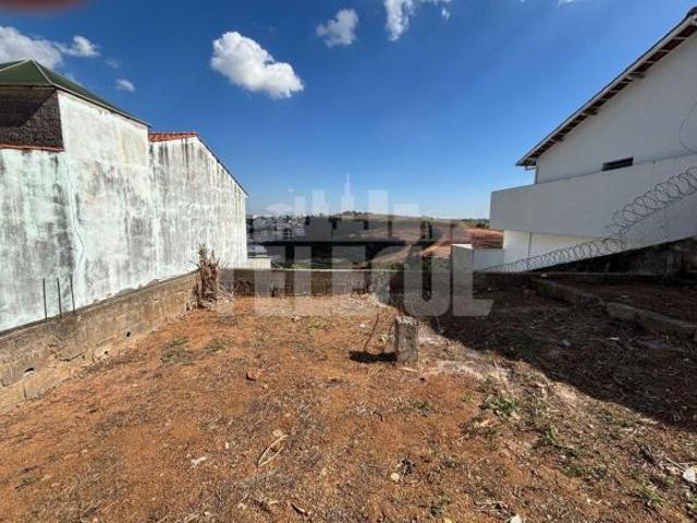 Lote / Terreno à venda em Varginha, no bairro Vila Verde
