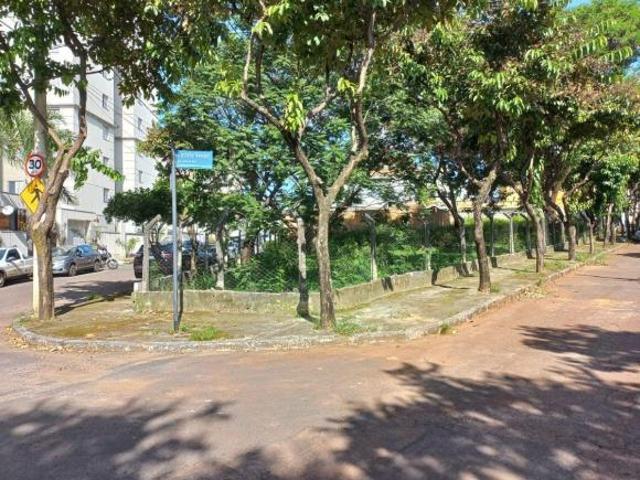 Lote / Terreno à venda em Belo Horizonte, no bairro Castelo