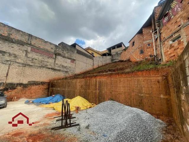 Lote / Terreno à venda em Belo Horizonte, no bairro Glória