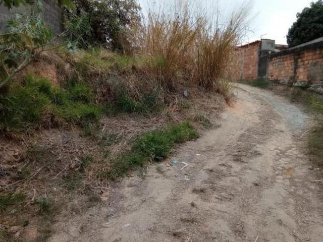 Lote / Terreno à venda em Belo Horizonte, no bairro Glória