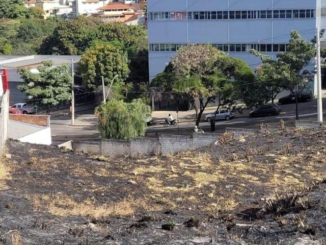 Lote / Terreno à venda em Belo Horizonte, no bairro Jatobá