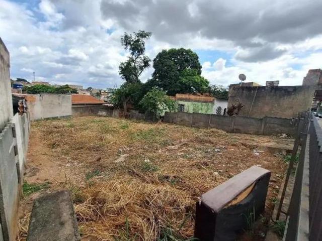 Lote / Terreno à venda em Belo Horizonte, no bairro Lagoinha Leblon