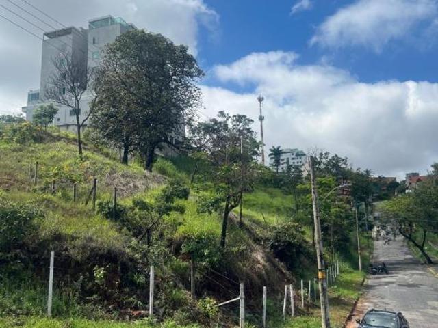 Lote / Terreno à venda em Belo Horizonte, no bairro Manacás