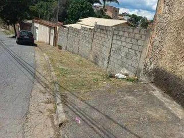 Lote / Terreno à venda em Belo Horizonte, no bairro Santa Rosa