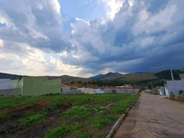 Lote / Terreno à venda em Borda Da Mata, no bairro Santa Rita