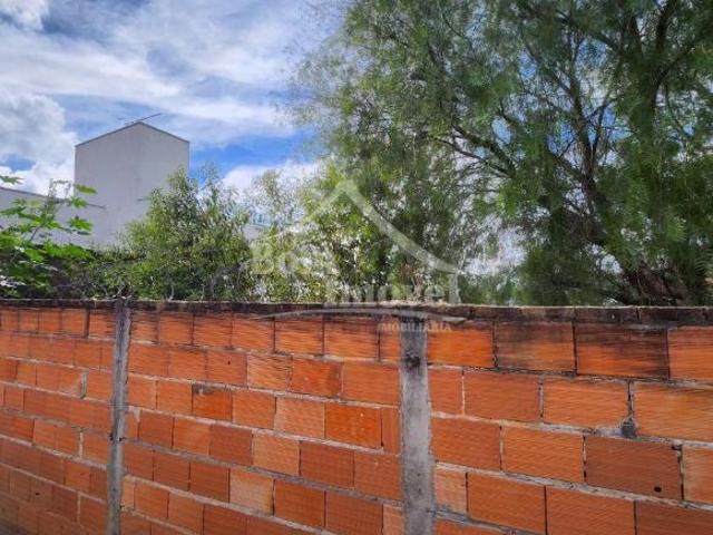 Lote / Terreno à venda em Campo Belo, no bairro Jardim Das Acacias