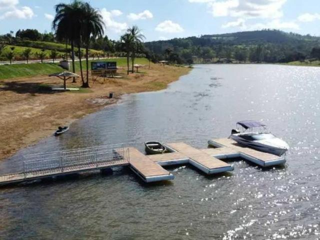Lote / Terreno à venda em Carmo Do Cajuru, no bairro Centro