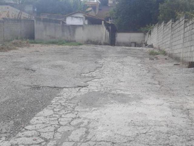 Lote / Terreno à venda em Contagem, no bairro Colonial