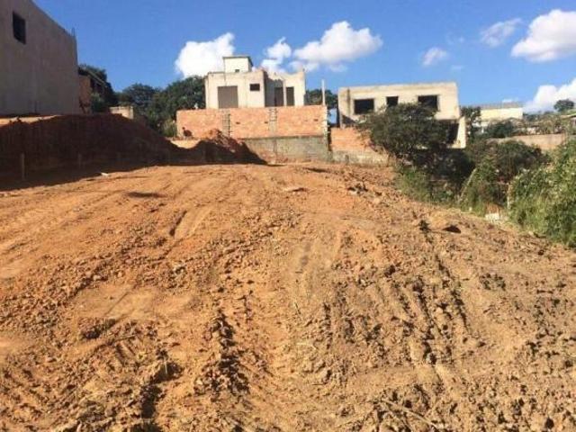 Lote / Terreno à venda em Contagem, no bairro Chácara Contagem
