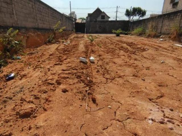 Lote / Terreno à venda em Contagem, no bairro Arvoredo