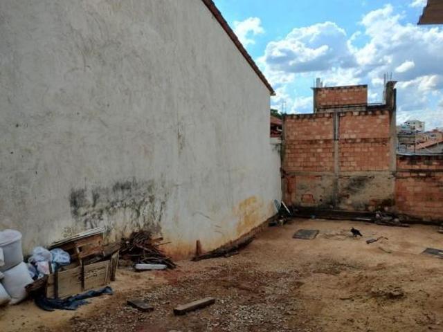 Lote / Terreno à venda em Contagem, no bairro Oitis