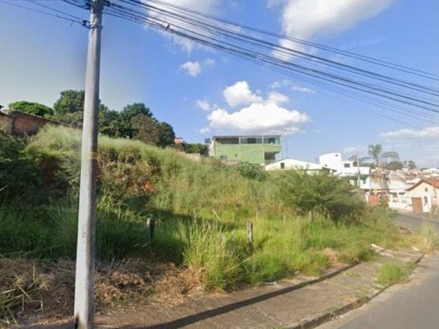 Lote / Terreno à venda em Contagem, no bairro Parque Xangri Lá