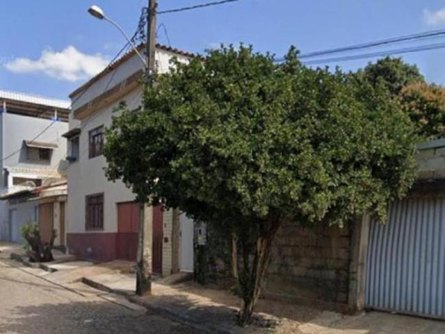 Lote / Terreno à venda em Divinópolis, no bairro Padre Eustáquio