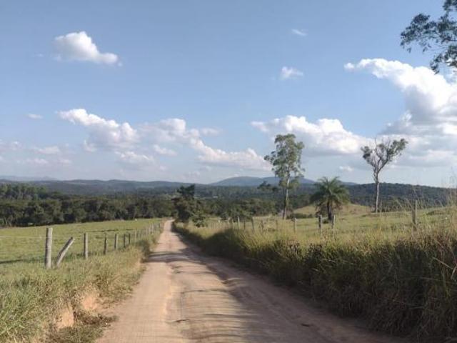 Lote / Terreno à venda em Esmeraldas, no bairro Centro