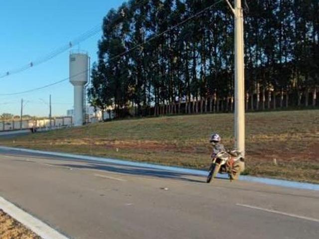 Lote / Terreno à venda em Lavras, no bairro Condomínio Dharma Ville