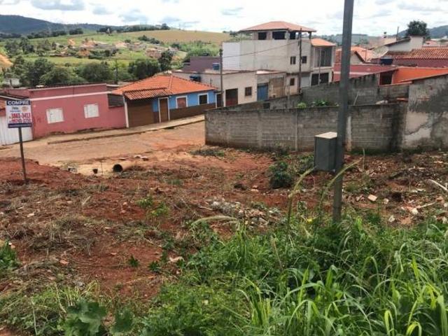 Lote / Terreno à venda em Nepomuceno, no bairro Vila Nazira