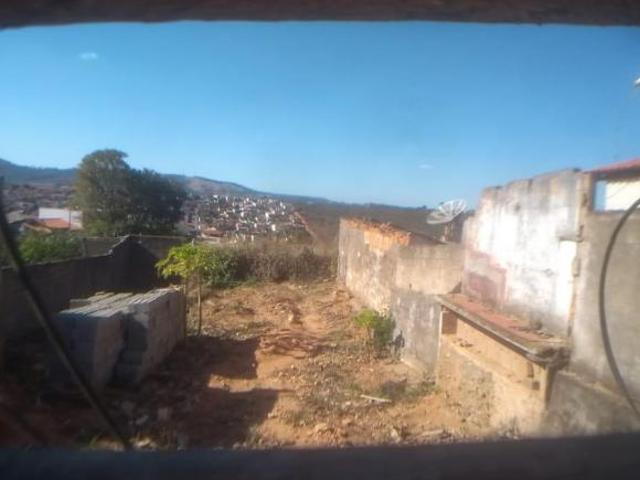 Lote / Terreno à venda em Nepomuceno, no bairro Vila Esméria