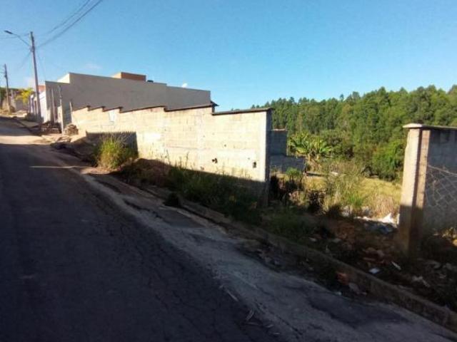 Lote / Terreno à venda em Nepomuceno, no bairro Vila Leolita 7