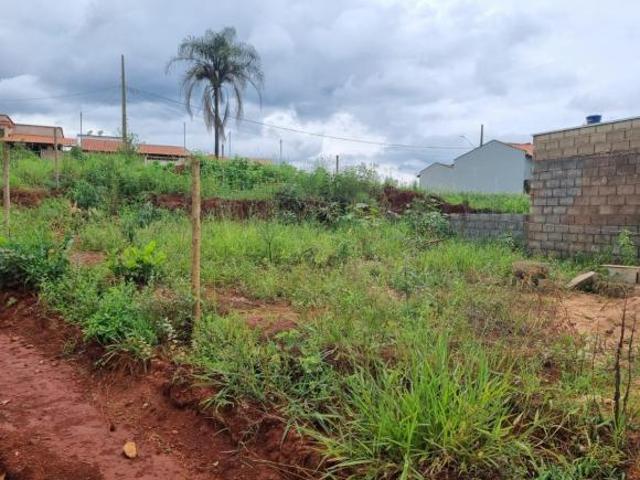 Lote / Terreno à venda em Nepomuceno, no bairro Aviario Santo Antonio
