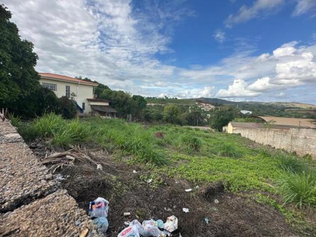 Lote / Terreno à venda em Nepomuceno, no bairro Centro