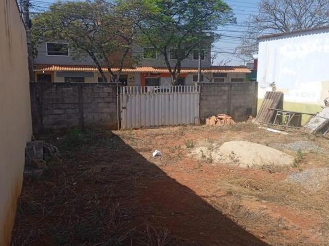 Lote / Terreno à venda em Nepomuceno, no bairro Centro