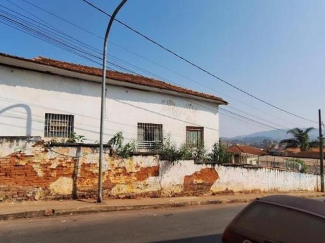 Lote / Terreno à venda em Nepomuceno, no bairro Centro