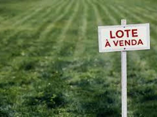 Lote / Terreno à venda em Nepomuceno, no bairro Centro