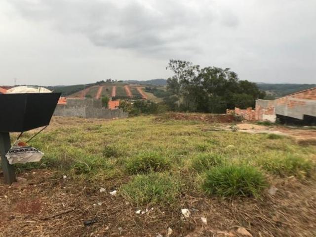 Lote / Terreno à venda em Nepomuceno, no bairro Jardim Itália