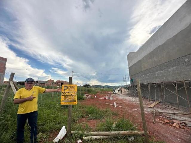Lote / Terreno à venda em Nepomuceno, no bairro Santa Helena
