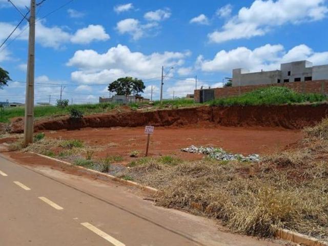Lote / Terreno à venda em Nepomuceno, no bairro Santa Helena