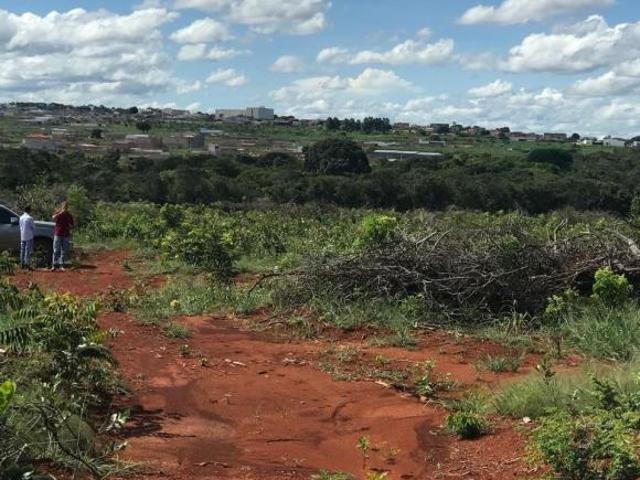Lote / Terreno à venda em Paracatu, no bairro Jardim Serrano