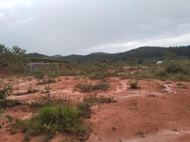 Lote / Terreno à venda em Santa Bárbara, no bairro Trevo