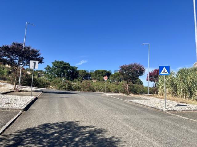Lote URBANO com projecto aprovado para a CONSTRUÇÃO DE MORADIA UNIFAMILIAR, na Urbanização Quinta da Bela Vista, Azambuja
