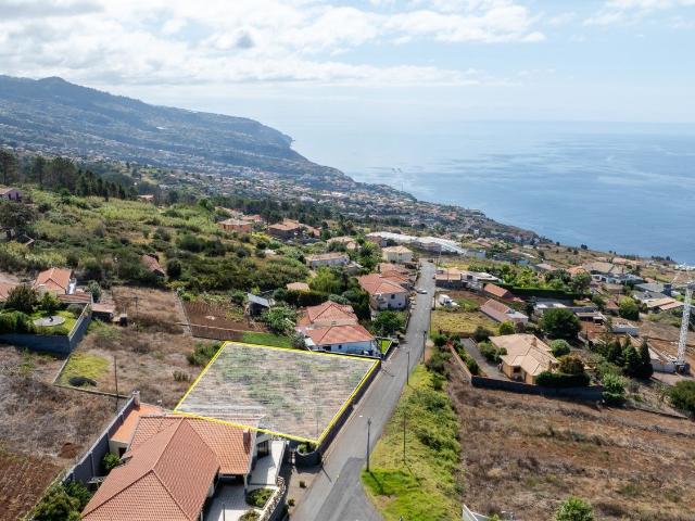 Lote urbano com projecto aprovado para Moradia
