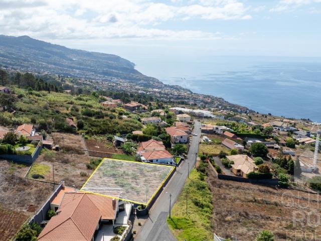 Lote urbano com projecto aprovado para Moradia