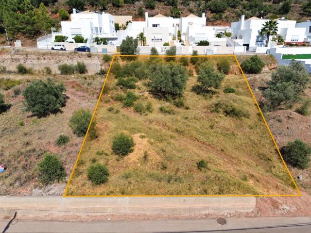 Lote Urbano de 846 m² | Projeto Aprovado para Moradia Isolada com Piscina | São Bartolomeu de Messines