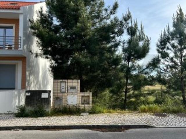 Lote Urbano de 240m² na Rua da Barcarrota Zona Premium da Cascalheira | Pinhal Novo