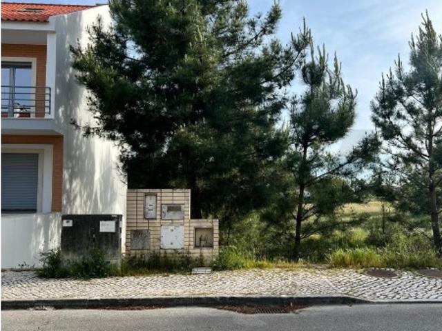 Lote Urbano de 240m² na Rua da Barcarrota Zona Premium da Cascalheira | Pinhal Novo