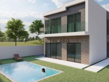 Lote Urbano de 331m² com PROJETO JÁ NA CÂMARA Próximo Mercado Charneca de Caparica