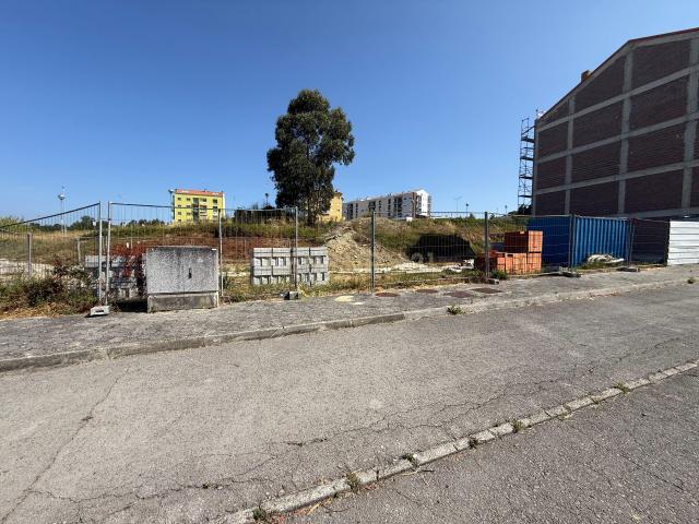 Lote Urbano para Construção de Apartamentos em Oliveira do Bairro