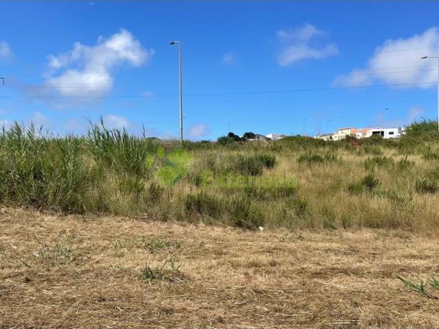 Lote Urbano para Construção de Edifício Multifamiliar Lourinhã
