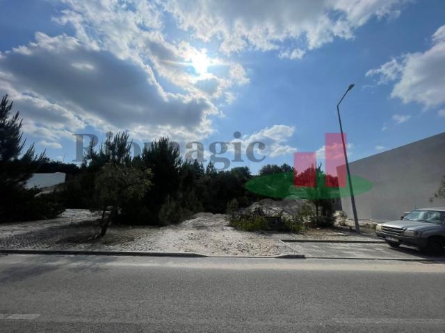 Lote Urbano Rio Maior*RIOMAGIC